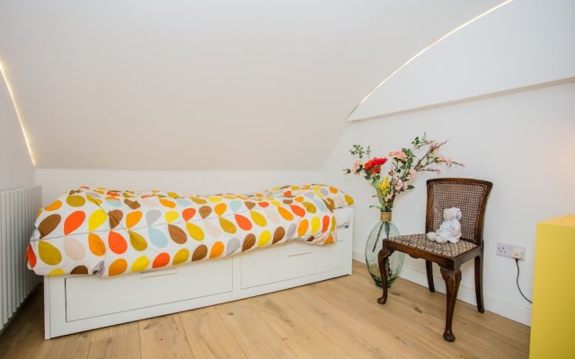 3 Bedroom Apartment Sleeps 6 in Dalston