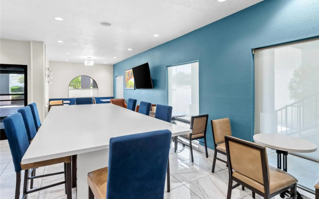 Quality Inn & Suites Sunport Airport Albuquerque