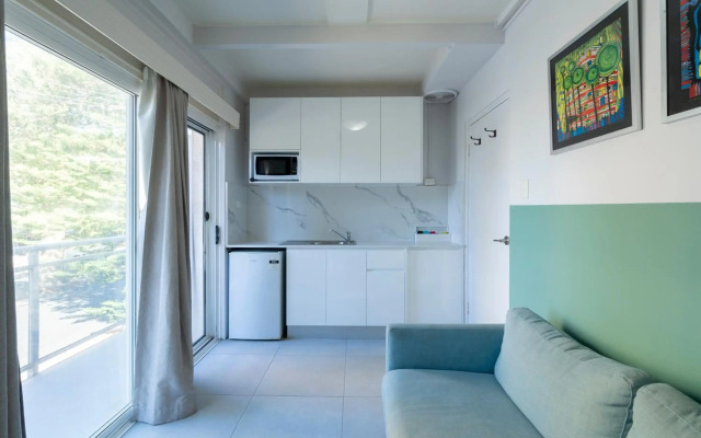 Manly Waves Studios & Apartments