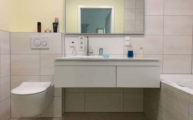 Mosel Sky Lounge With Loggia & Panoramic View