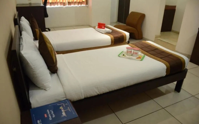 OYO 1999 Hotel Residence 20