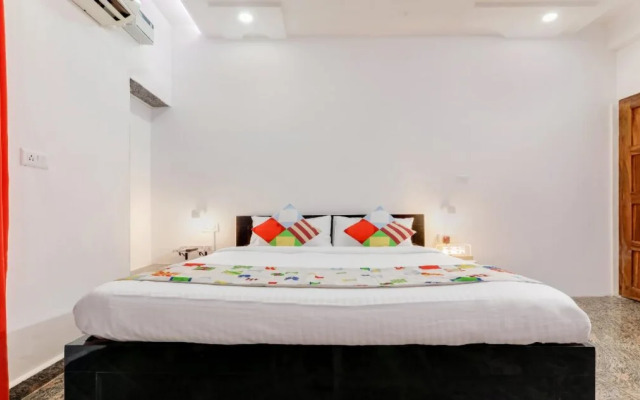 Home Alluring Studio By OYO Rooms