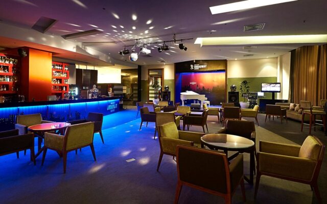 Comfort Service Apartment At Times Square