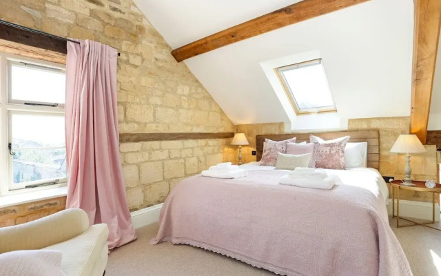 Classic Family Barn Conversion in Radcot