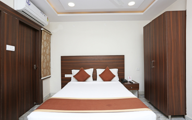 OYO 6651 Hotel Srujana Stay Inn