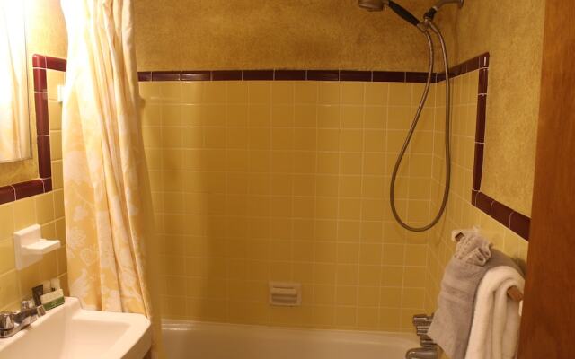 Terrace Park Suites Old Northeast by Tech Travel