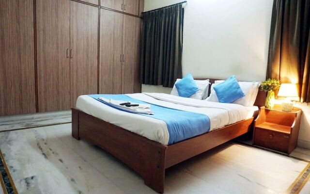 OYO 18454 Hallmark Inn Begumpet