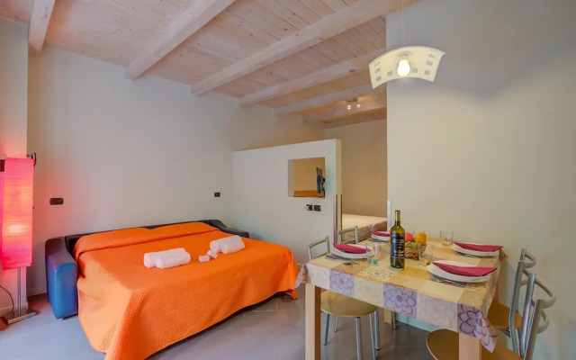 Orange Apartment Desenzano With Wi-fi