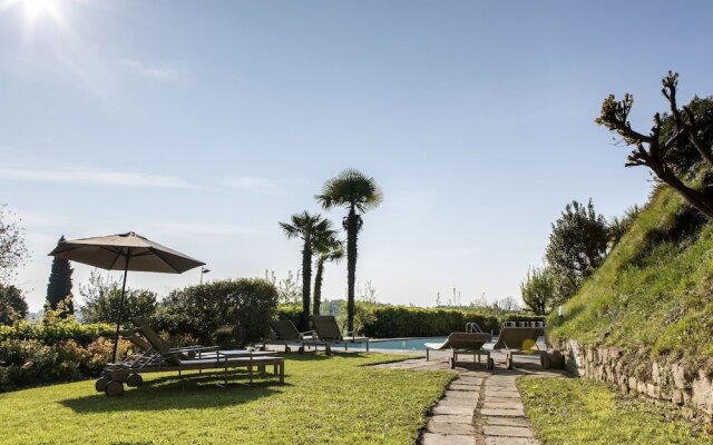 Upscale Villa in Salò Lombardy with Swimming Pool
