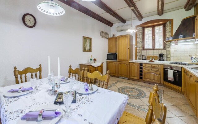 Amazing Home in Pula With 4 Bedrooms and Wifi