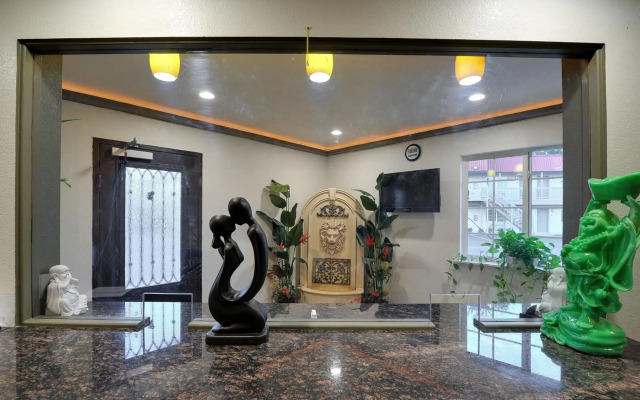 Romantic Inn & Suites
