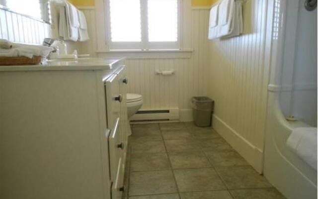 Shaw's Hotel & Cottages