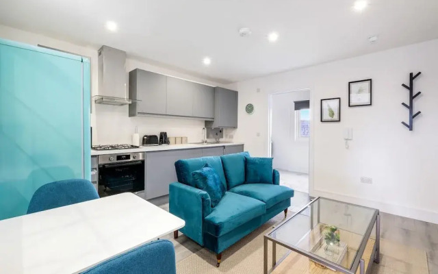 Luxury 1 & 2 bed Apartment free parking