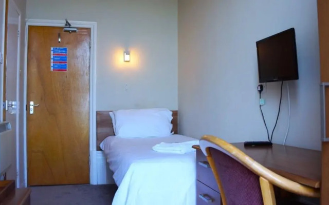 OYO Oban Hotel
