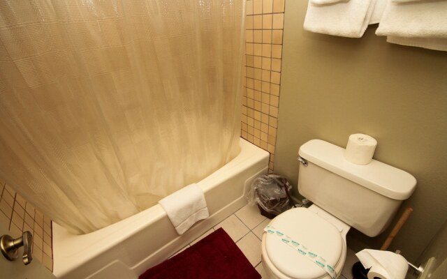 Mountainback #61, Den 2 Bedroom Condo