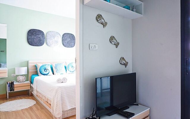 Coastal 1bed Infinity Pool Walk to Great Beach