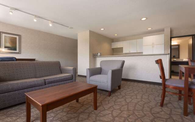 Wyndham Garden Grand Rapids Airport