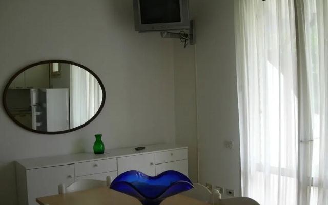 Beautiful Villa For 6 People-pool-tv-ac by Beahost Rentals