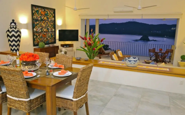 Villas Carey Condo