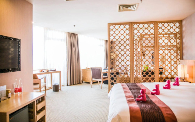 Titan Paradise Xiamen Hotel