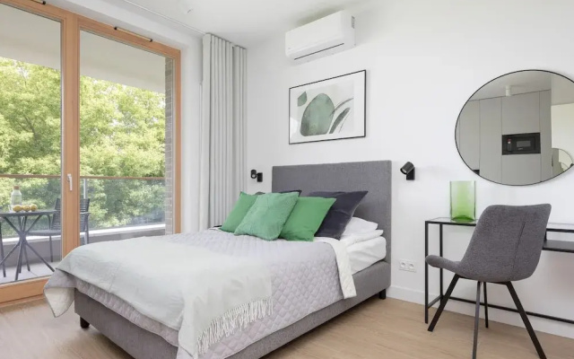 Modern Studio Warsaw by Renters Prestige