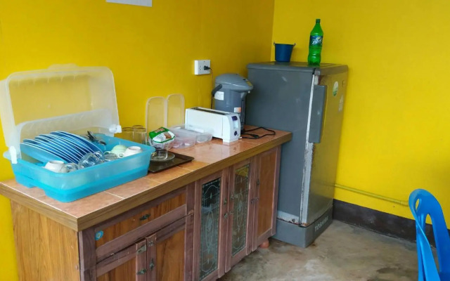Lanta Long Beach Hostel