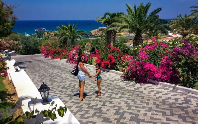 Denizkizi & Denizkizi Royal Hotel