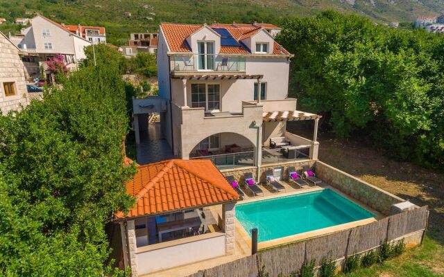 Hedera Estate, Villa Hedera X