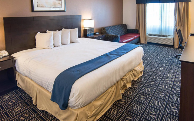 Quality Inn Brooklyn Center