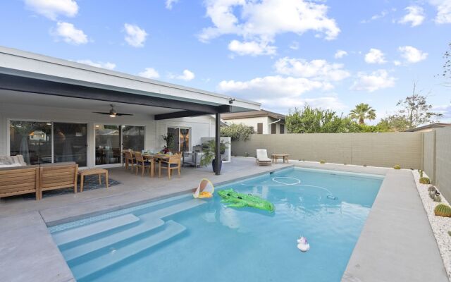 Bichitos Playground Heated with pool