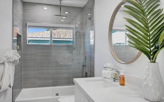 6BR Oasis with Heated Pool & Gameroom