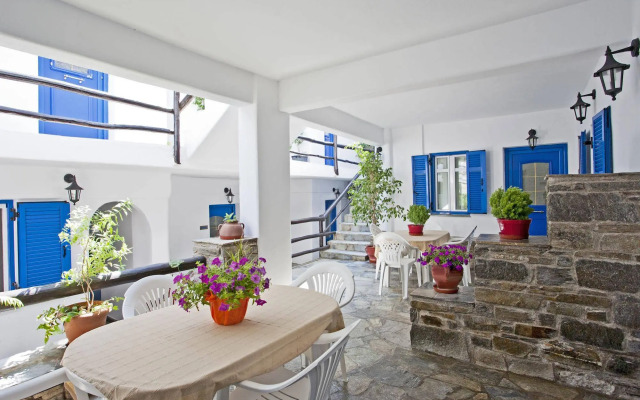 Stefano Apartments