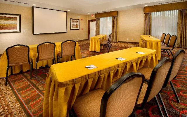 Holiday Inn Express Uvalde