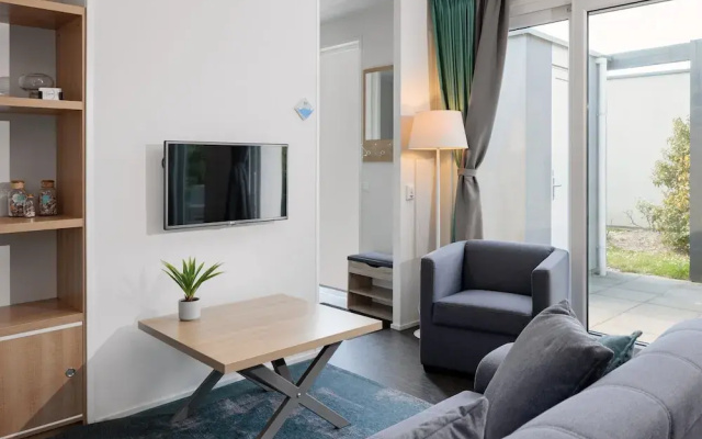 Modern Bungalow With two Bathrooms, Near the Beach