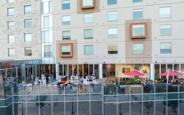 The Art Hotel Denver, Curio Collection by Hilton