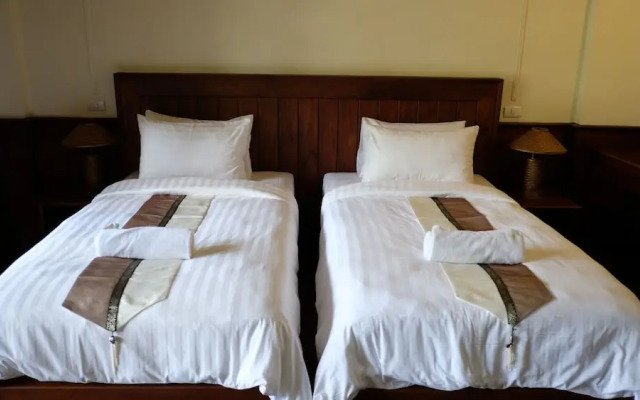 Lah Own Khaolak Resort