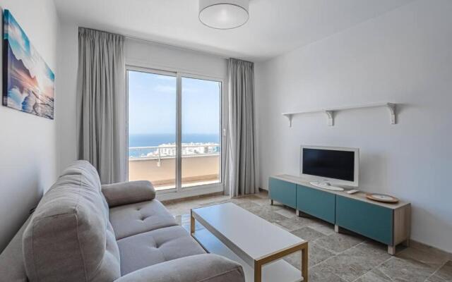 Amazing apartment with sea views PA06