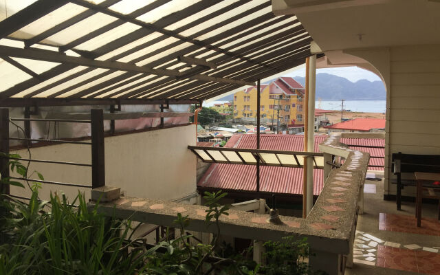Cozy Coron Inn