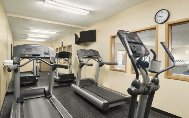 Country Inn & Suites by Radisson, Topeka West, KS