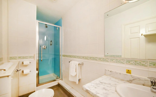 Discovery Inn Hotel