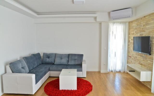 Apartment Domalu Old Town