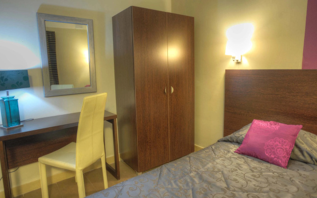 Carlton Hotel