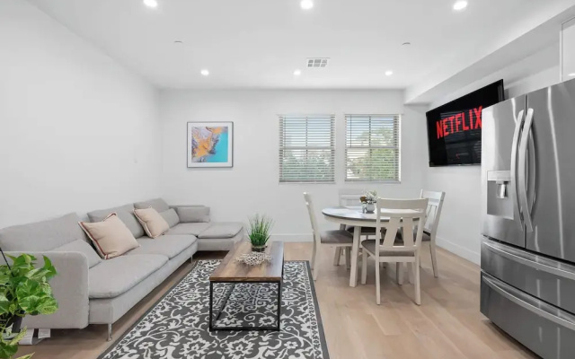 Not Affected by the Fire/modern 5BR Home With Full Amenities & Parking #2