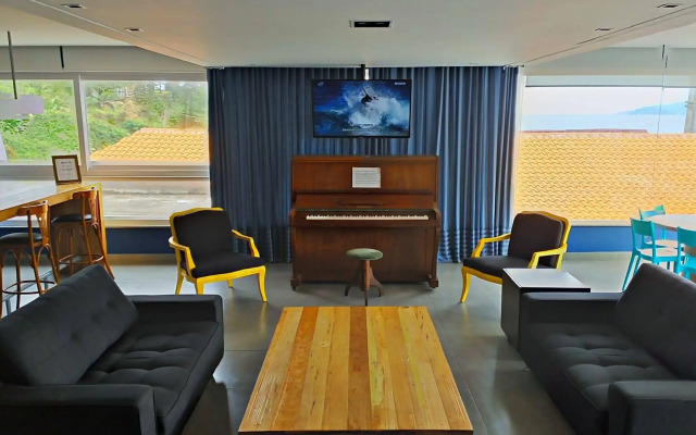 Cris Hotel
