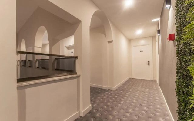 Tema 242 Hotel