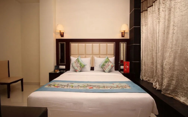 OYO Flagship 737 Paschim Vihar