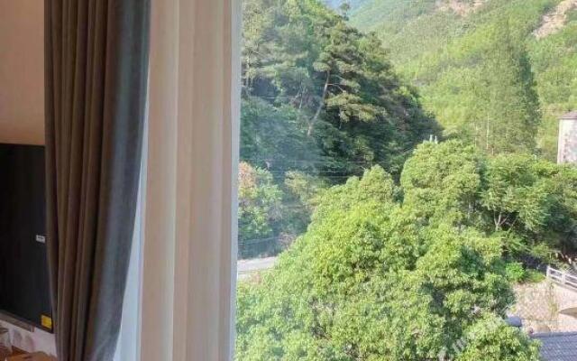 Xiangbanshi Farmhouse