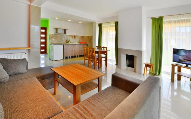 Holiday Home With Garden, Close to the Beach