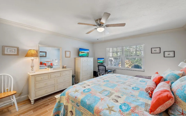 Sunset Sanctuary 2 Bedroom Condo by RedAwning