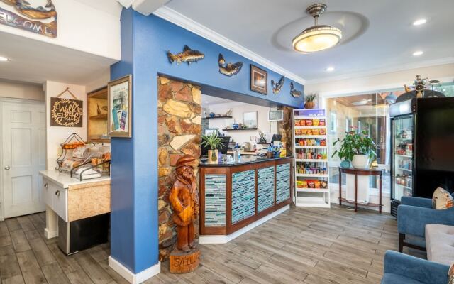 Sailor Jack's Oceanfront Inn